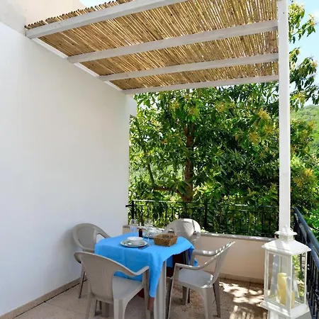 Casa Nel Carugio Apartment